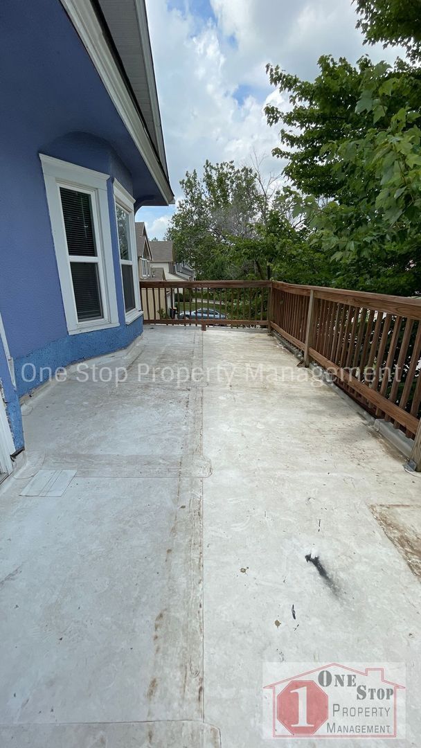 Building Photo - Beautiful 4 Bedroom 2.5 Bathroom Home in K...