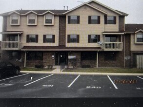Building Photo - 353 S Whispering Hills Dr