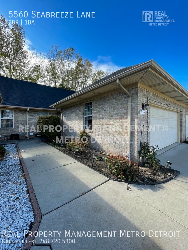 Building Photo - 5560 Seabreeze Ln