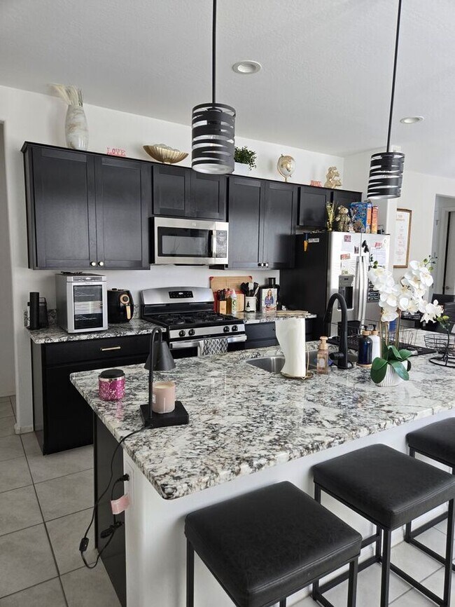 Foto del edificio - Beautiful 3 Bedroom, 2 Bath Home with Upgr...