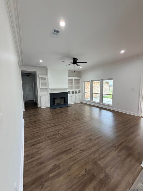 Foto del edificio - 15814 Woodwick Ave