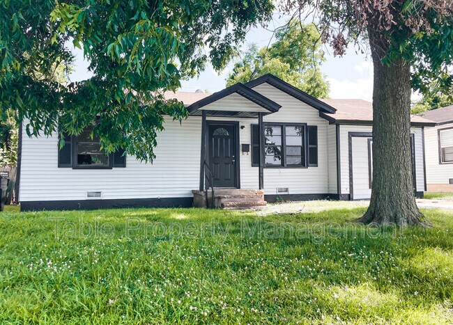 Building Photo - 2636 SW 45th St