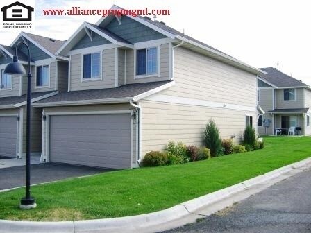 Primary Photo - Fantastic, Spacious 3 Bedroom 2 Bath Condo