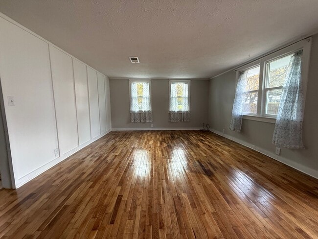 Building Photo - House in Grand Rivers