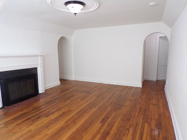 Foto del edificio - 103 McMinn Ave