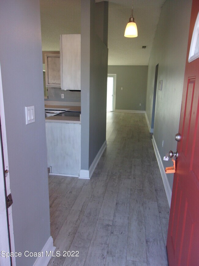 Foto del edificio - 6895 Grissom Pkwy