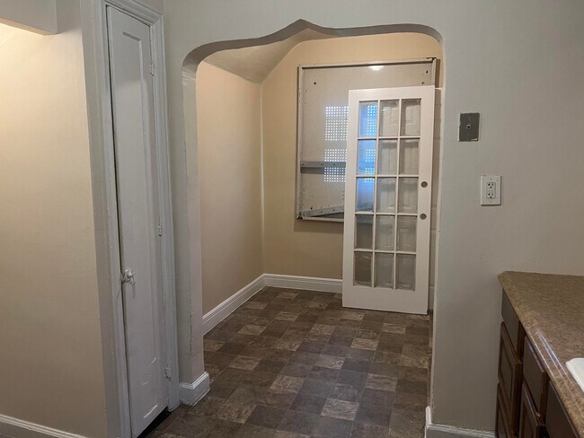 Foto del edificio - 15835 Gilchrist St