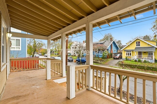 Building Photo - Amazing 4 bedroom home in SE Portland!