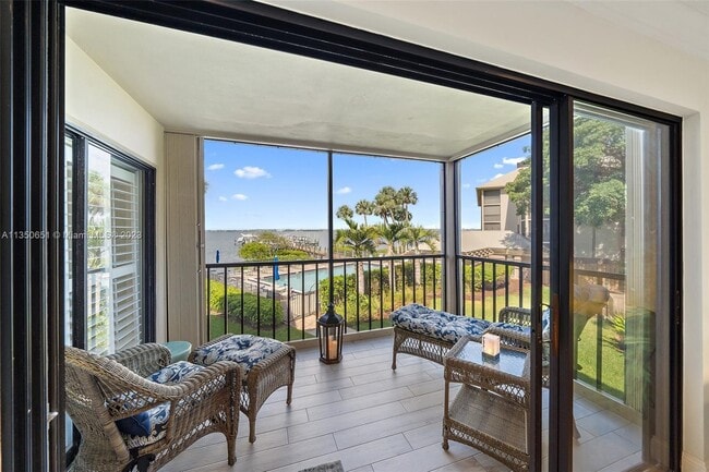 Building Photo - 4540 NE Sandpebble Trce
