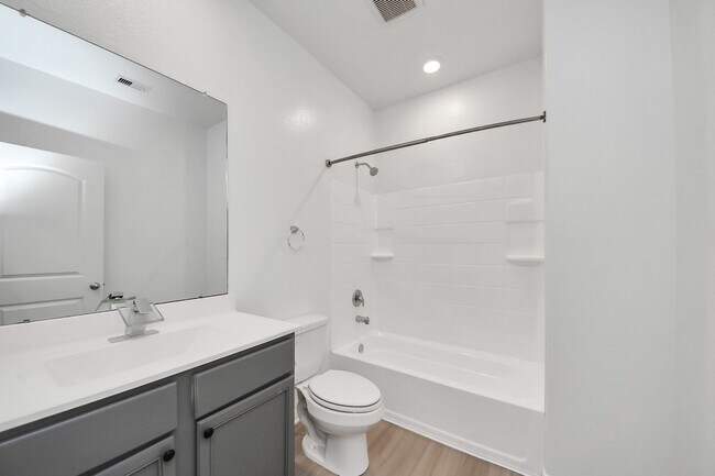 Foto del edificio - 25469 Black Spruce Dr