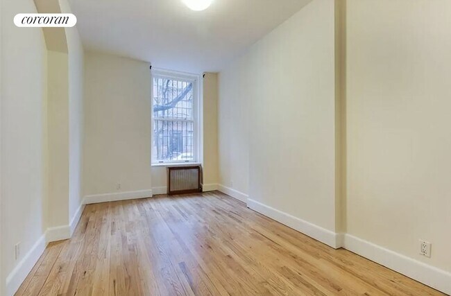 Building Photo - 331 E 89th St