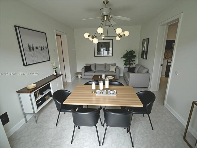 Foto del edificio - 815 Foster Rd