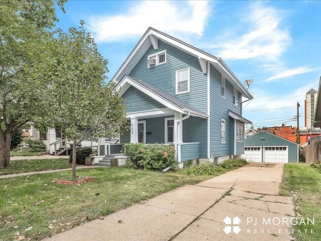 Photo - 3 bedroom 2 bath house in a great location...