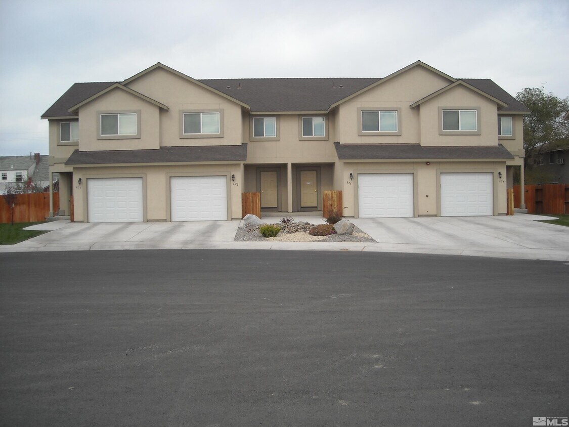 Primary Photo - 653 Desert Springs Ct
