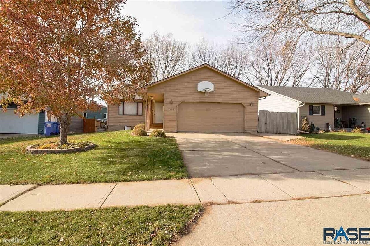 Foto del edificio - 3 br, 2 bath House - 2709 S Maywood Dr