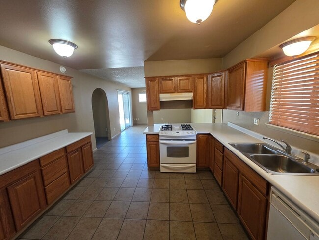 Building Photo - 240 N Bollinger St