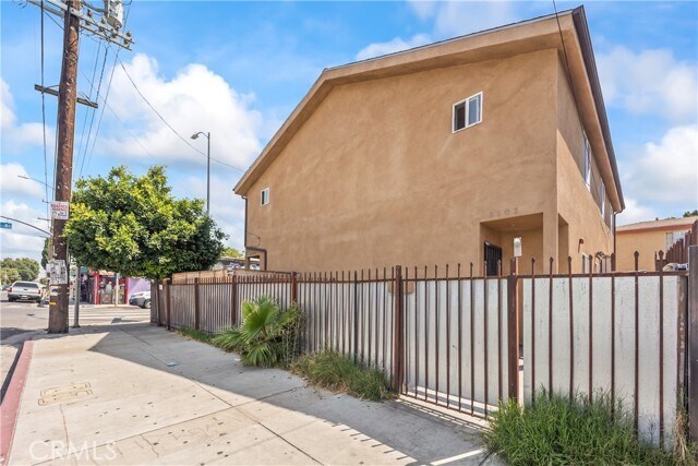 Building Photo - 6102 San Pedro St