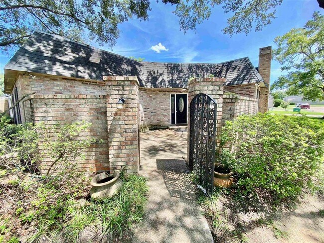 Building Photo - 479 Georgetown St