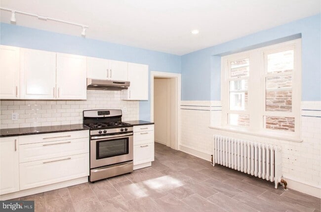 Building Photo - 113 E Moreland Ave