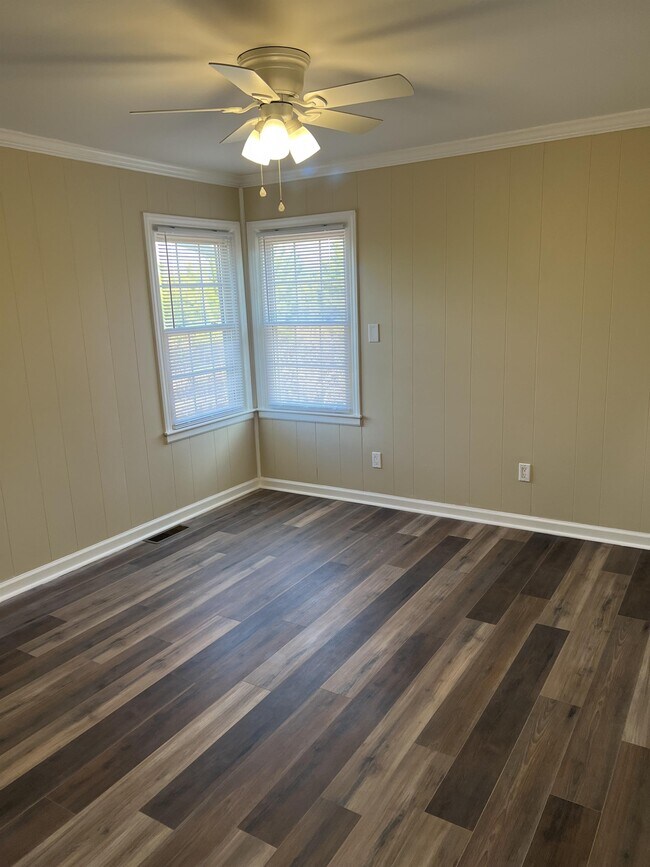 Building Photo - 390 Vickie Lee Dr