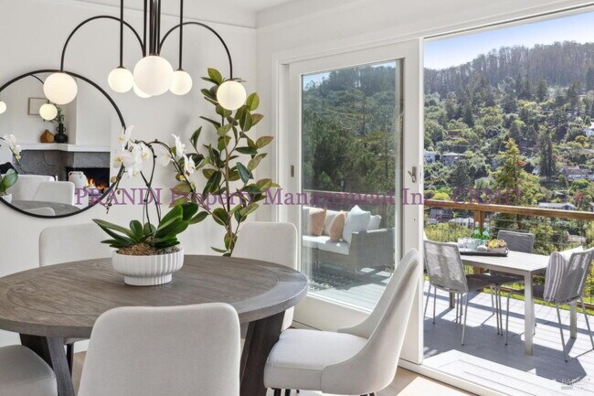 Foto del edificio - Quintessential Mill Valley Lifestyle in th...