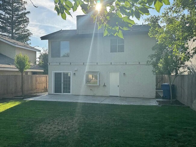 Foto del edificio - 9950 N Canyon Creek Ln