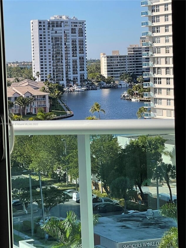 Primary Photo - 3901 N Ocean Dr