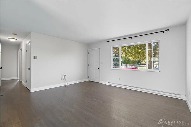 Building Photo - 2411 New Castle Dr