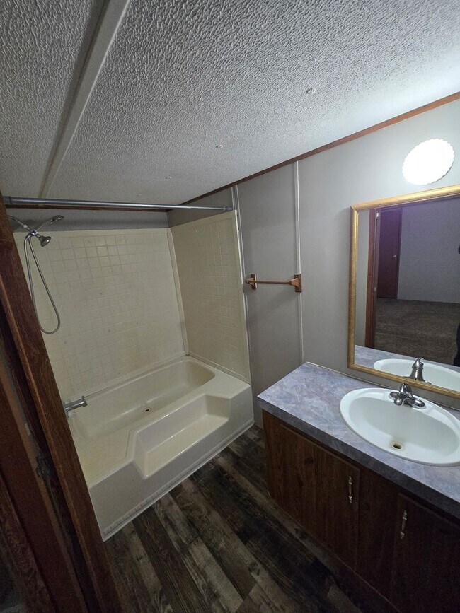 Foto del edificio - 3 Bed 2 Bath Mobile Home for rent in Middletown, MO!