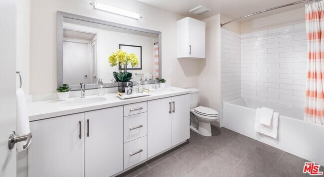 Foto del edificio - 950 E 3rd St