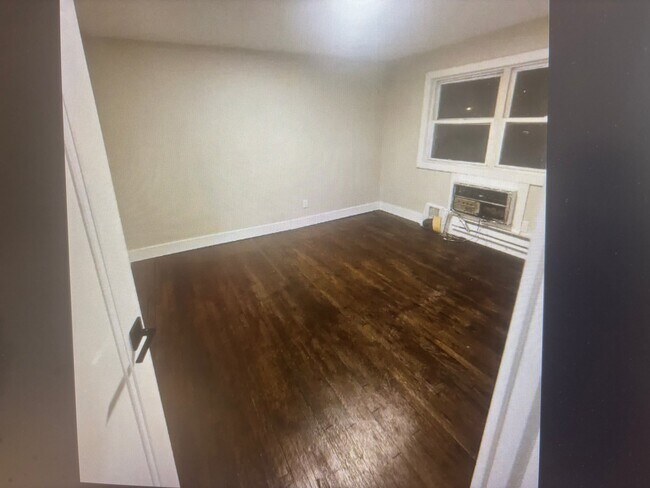 Foto del edificio - 122 Elmwood Ave