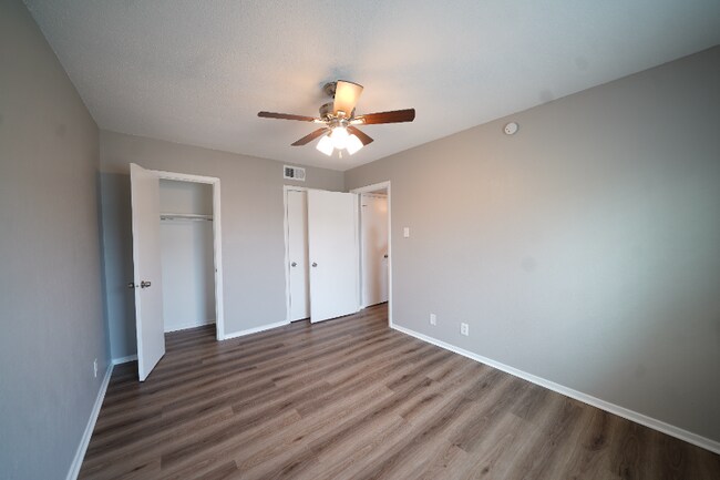 Foto del edificio - 5221 Bonita Ave