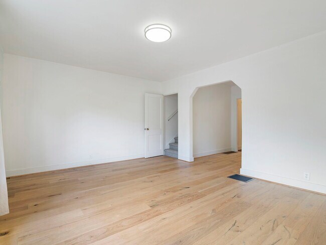 Foto del edificio - 2673 NW Raleigh St