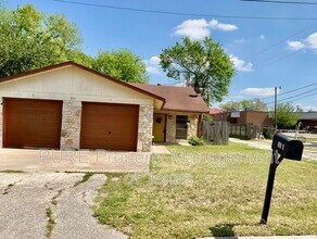 Building Photo - 203 2nd St N