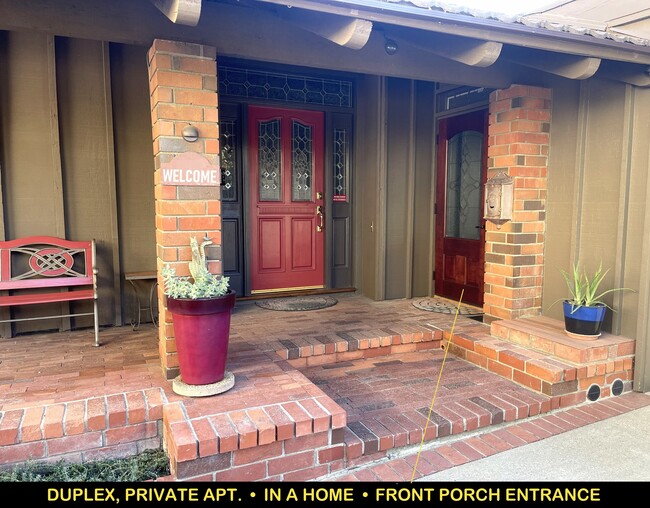 Duplex, Private Apt. - In A Home - Front Porch Entrance - 23604 Vía Fuente