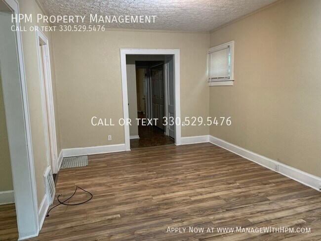 Building Photo - Massive 5 Bedroom Home For Rent!