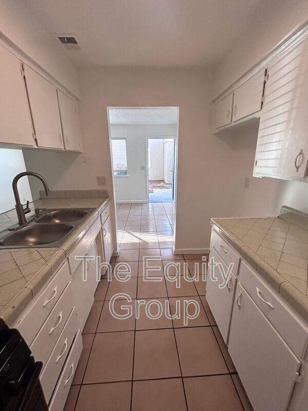 Building Photo - 116 W Murray Ave