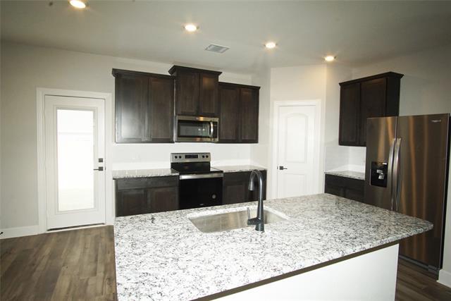Building Photo - 7637 Noble Oaks Dr