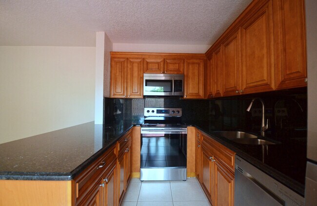 Foto del edificio - 167 Lake Arbor Dr