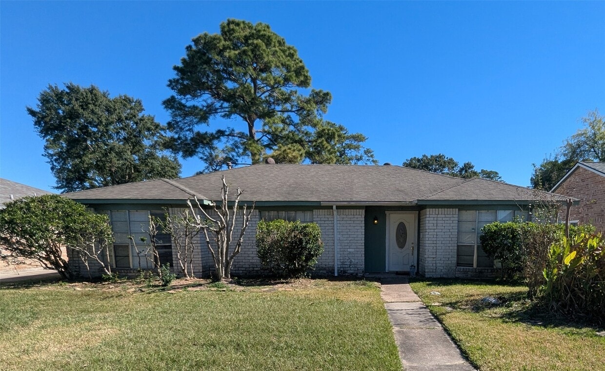 Primary Photo - 17602 Crestline Rd