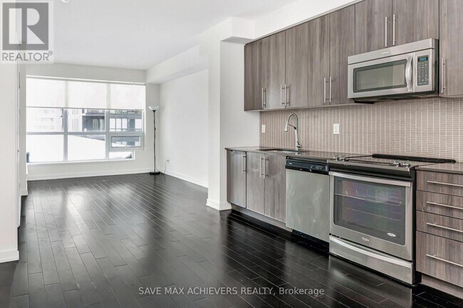 Photo du bâtiment - 510 Curran Place