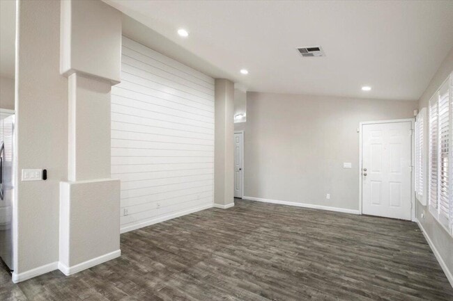 Building Photo - 4623 E Desert Wind Dr.