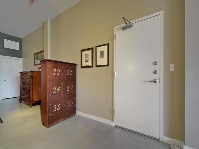 Foto del edificio - 2235 E 6th St