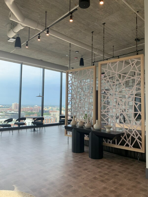 Foto del edificio - 1043 W Van Buren St
