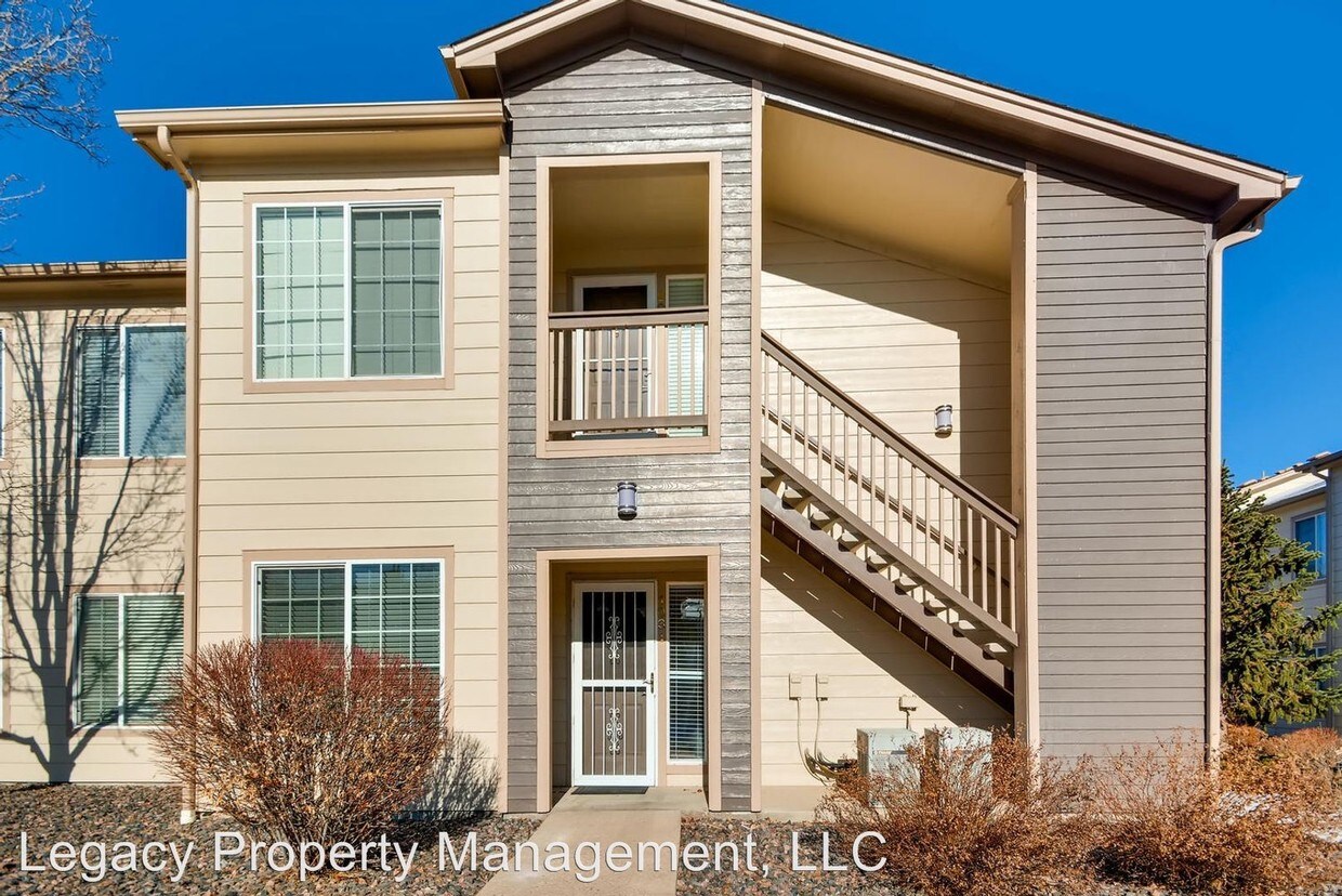 2 br, 2 bath House 5431 S Dover St. 103 House Rental in Littleton