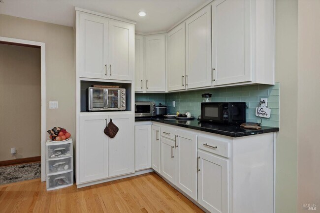 Foto del edificio - 1513 Foothill Blvd