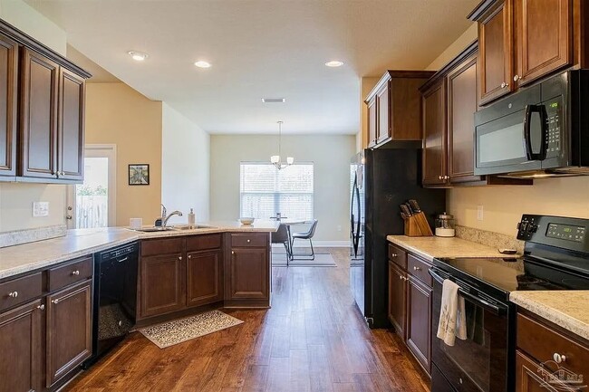 Foto del edificio - 8746 Bradfield Dr