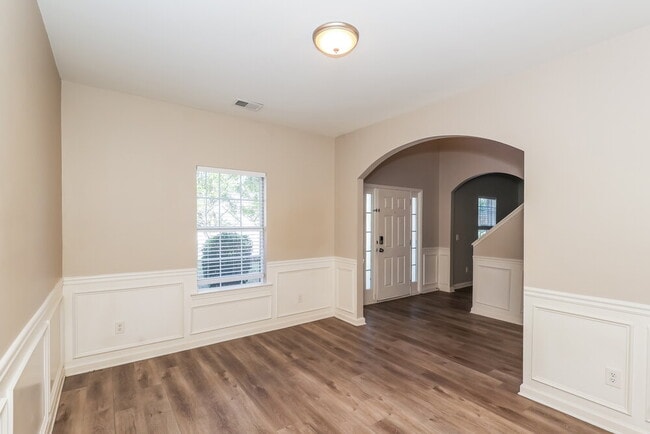 Building Photo - 6325 Polar Fox Ct