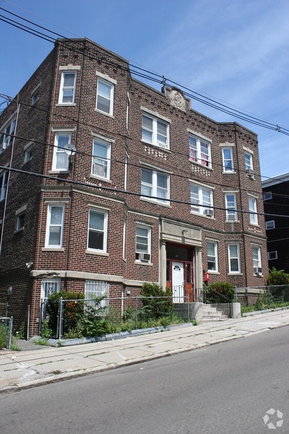 70 Bellingham St, Chelsea, MA 02150 Apartments in Chelsea, MA