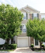 Building Photo - 157 Hudson Dr